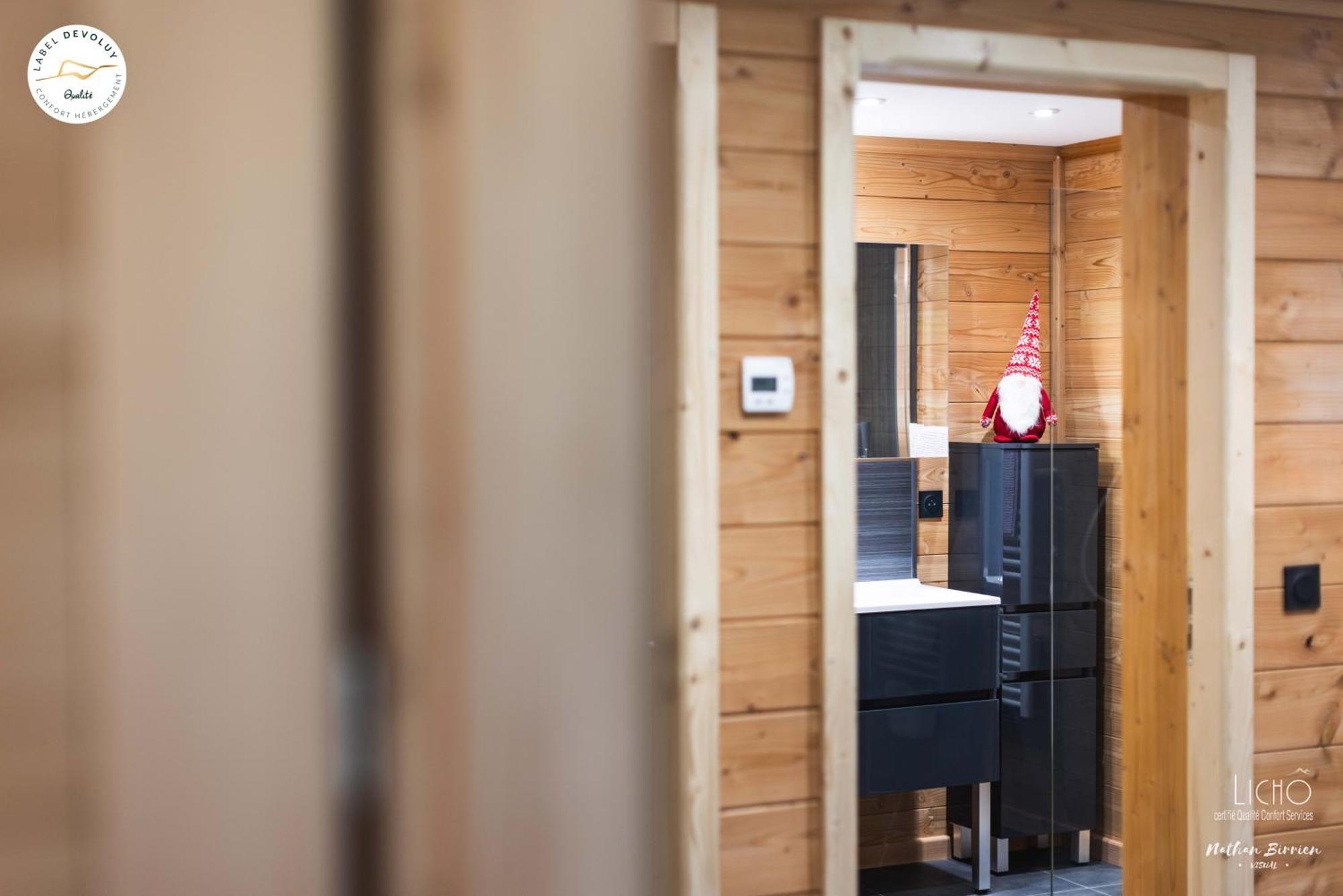 Appartement Lumineux Neuf Dans Bas De Chalet Le Douglas Ла Жу дю Луп Екстериор снимка