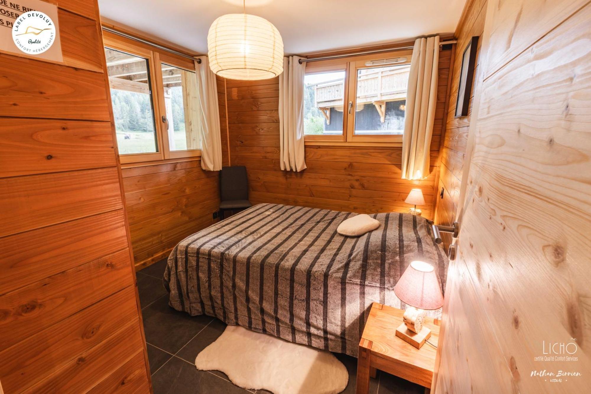 Appartement Lumineux Neuf Dans Bas De Chalet Le Douglas Ла Жу дю Луп Екстериор снимка