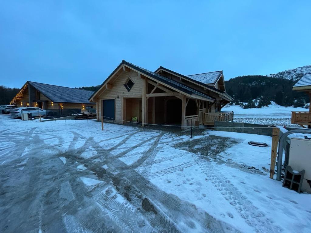 Appartement Lumineux Neuf Dans Bas De Chalet Le Douglas Ла Жу дю Луп Екстериор снимка