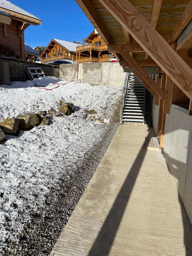 Appartement Lumineux Neuf Dans Bas De Chalet Le Douglas Ла Жу дю Луп Екстериор снимка