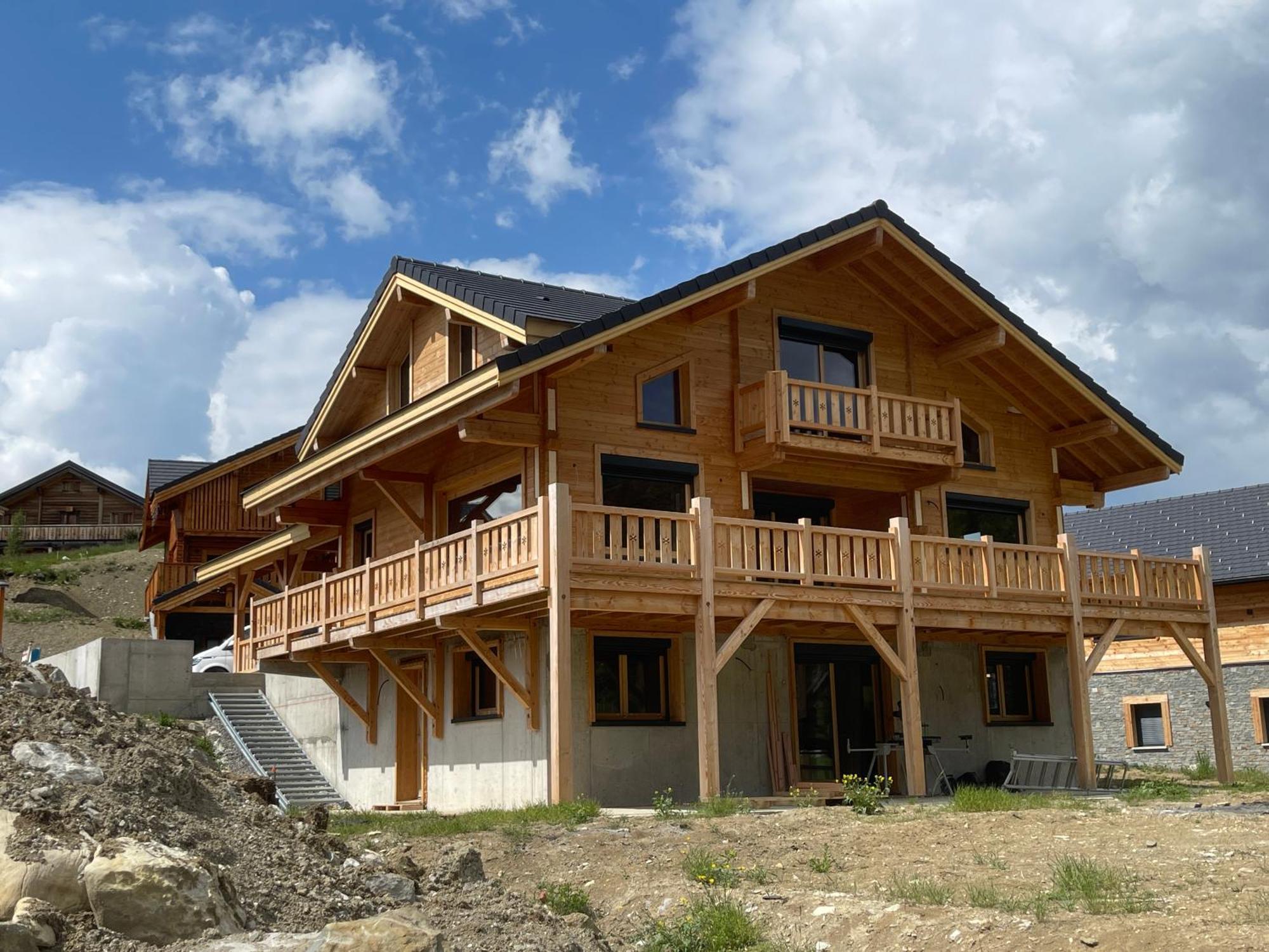 Appartement Lumineux Neuf Dans Bas De Chalet Le Douglas Ла Жу дю Луп Екстериор снимка