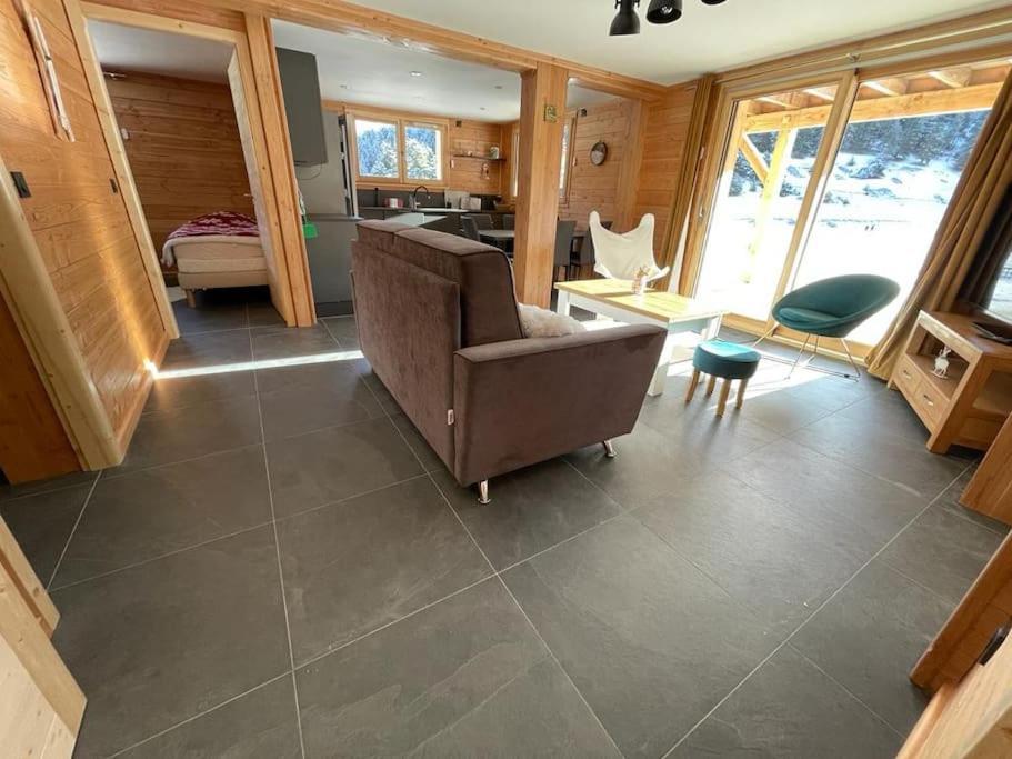 Appartement Lumineux Neuf Dans Bas De Chalet Le Douglas Ла Жу дю Луп Екстериор снимка